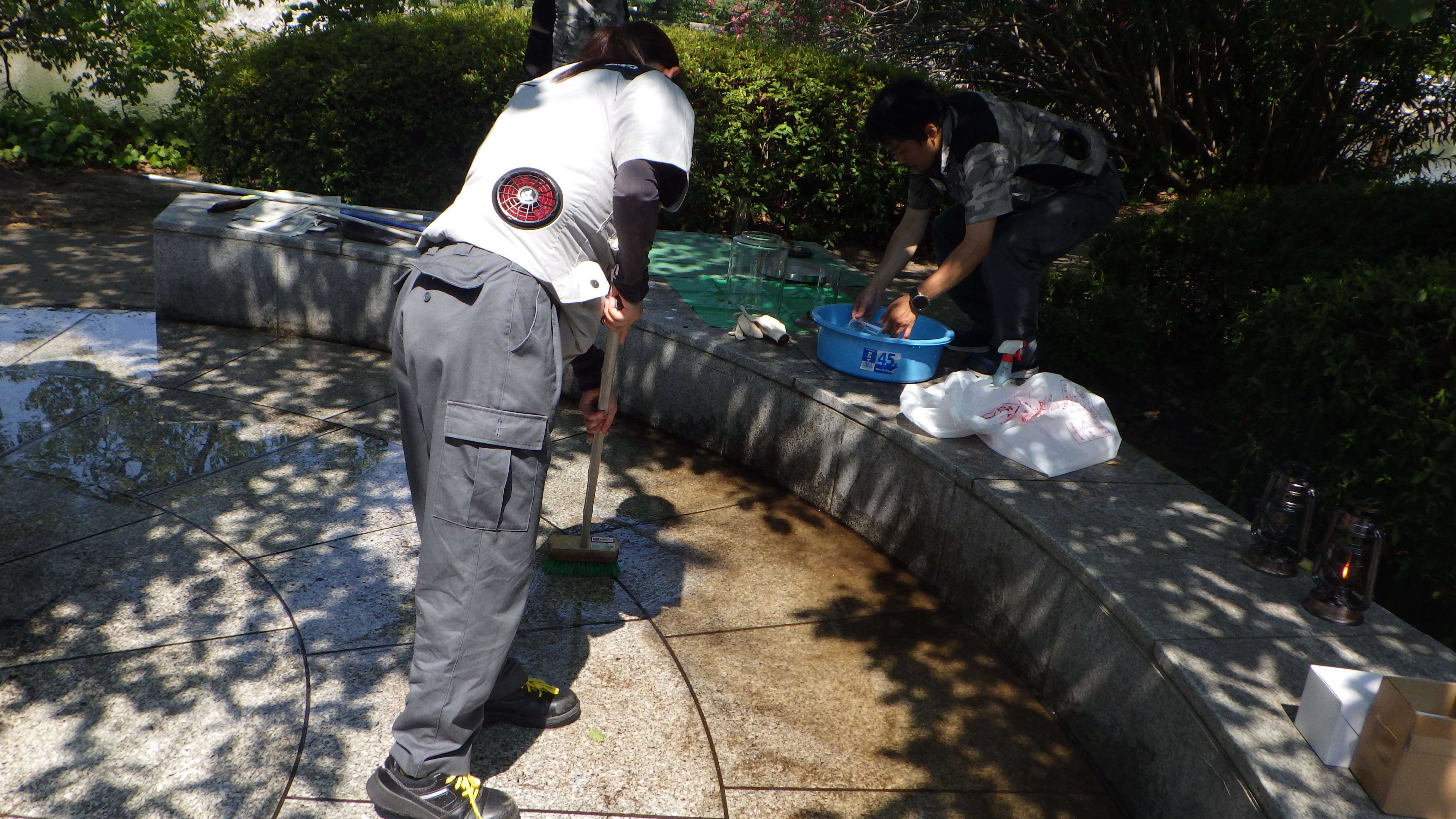 汗だくになりながらの作業