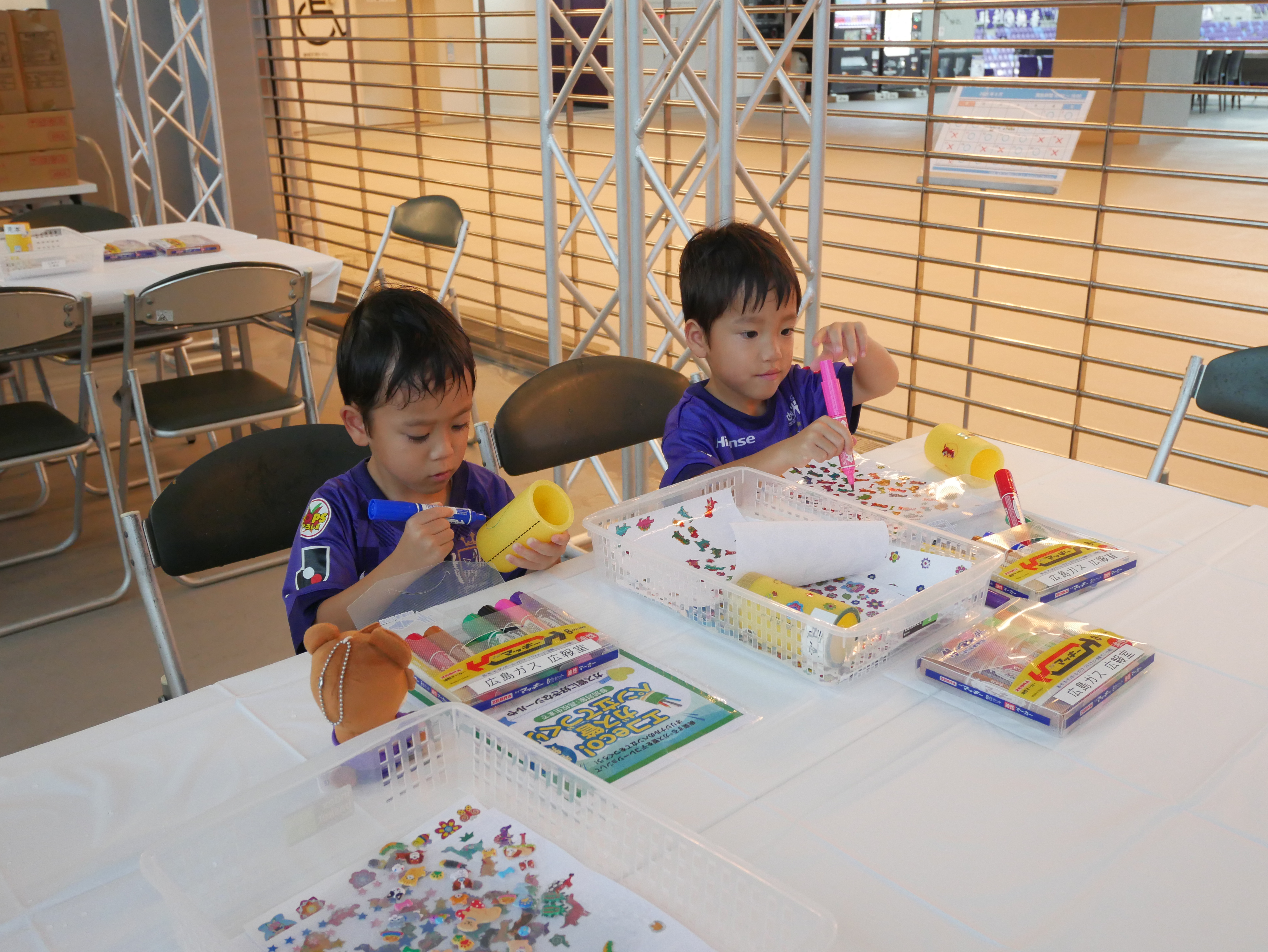 ガス管の端材を活用した「ガス管ペン立てづくりコーナー」